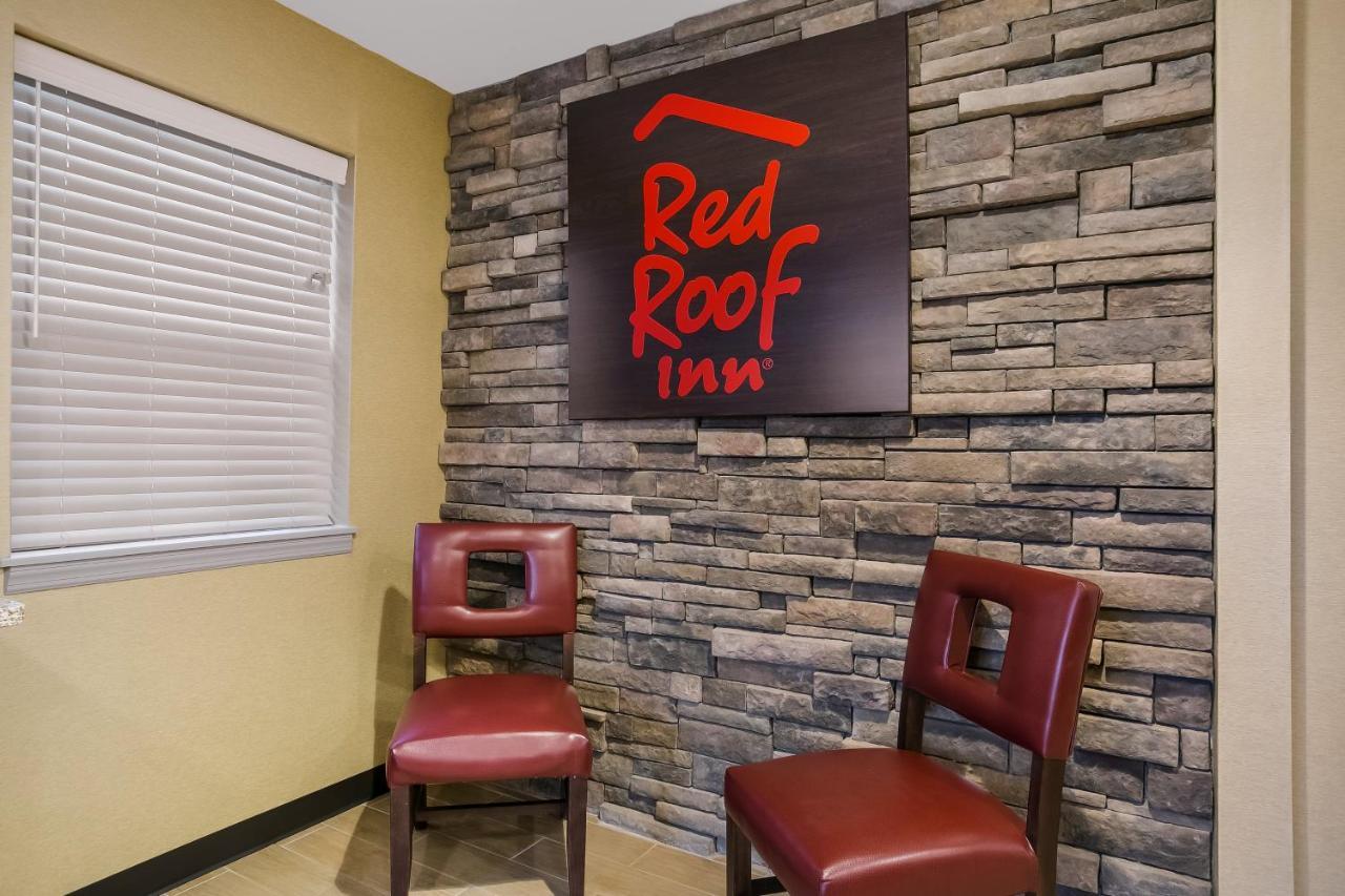 Red Roof 2*